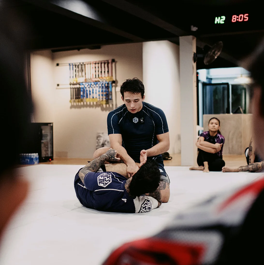 'Fine Lines' Jozef Chen Short Sleeve Rashguard (Ink) - Image 3